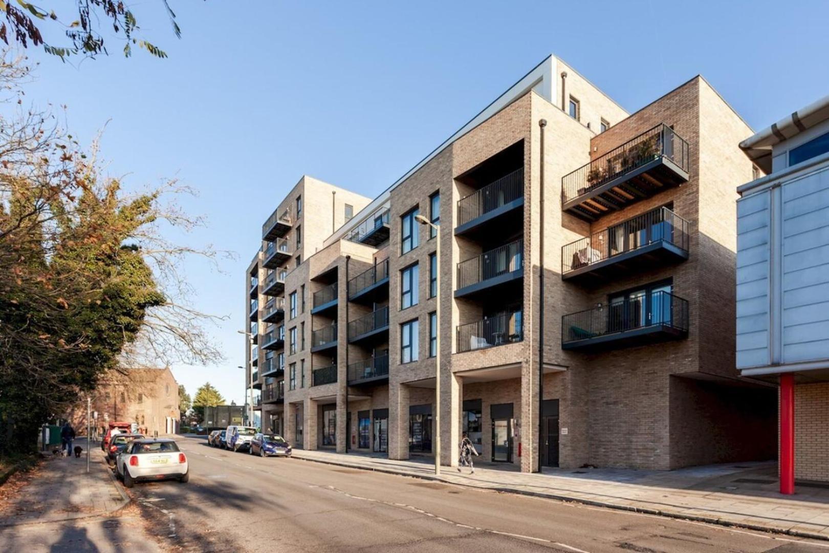 Classy Cricklewood Home Лондон Екстериор снимка