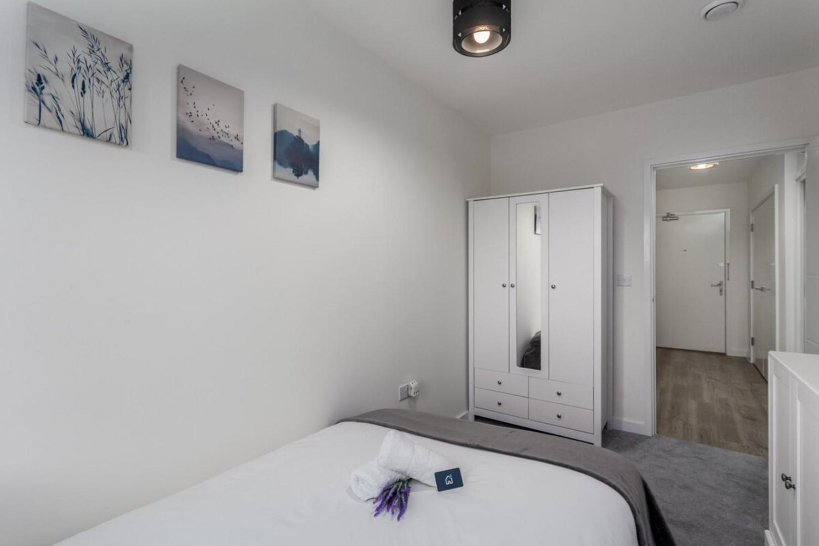 Classy Cricklewood Home Лондон Екстериор снимка
