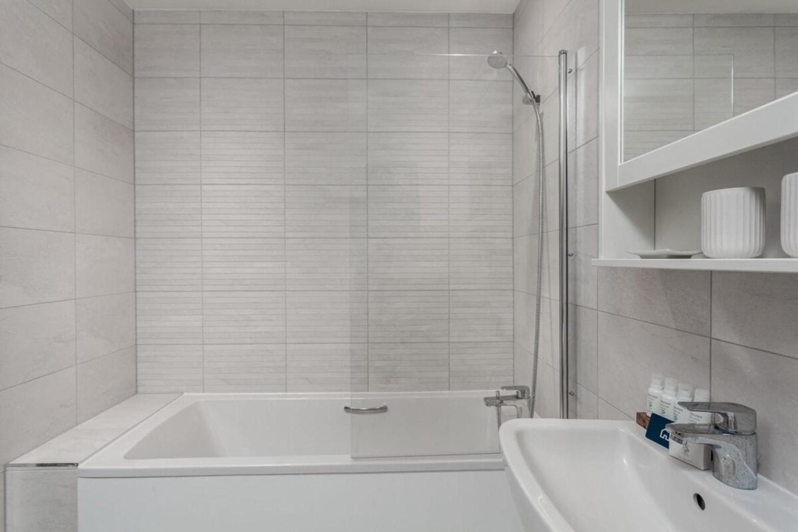 Classy Cricklewood Home Лондон Екстериор снимка