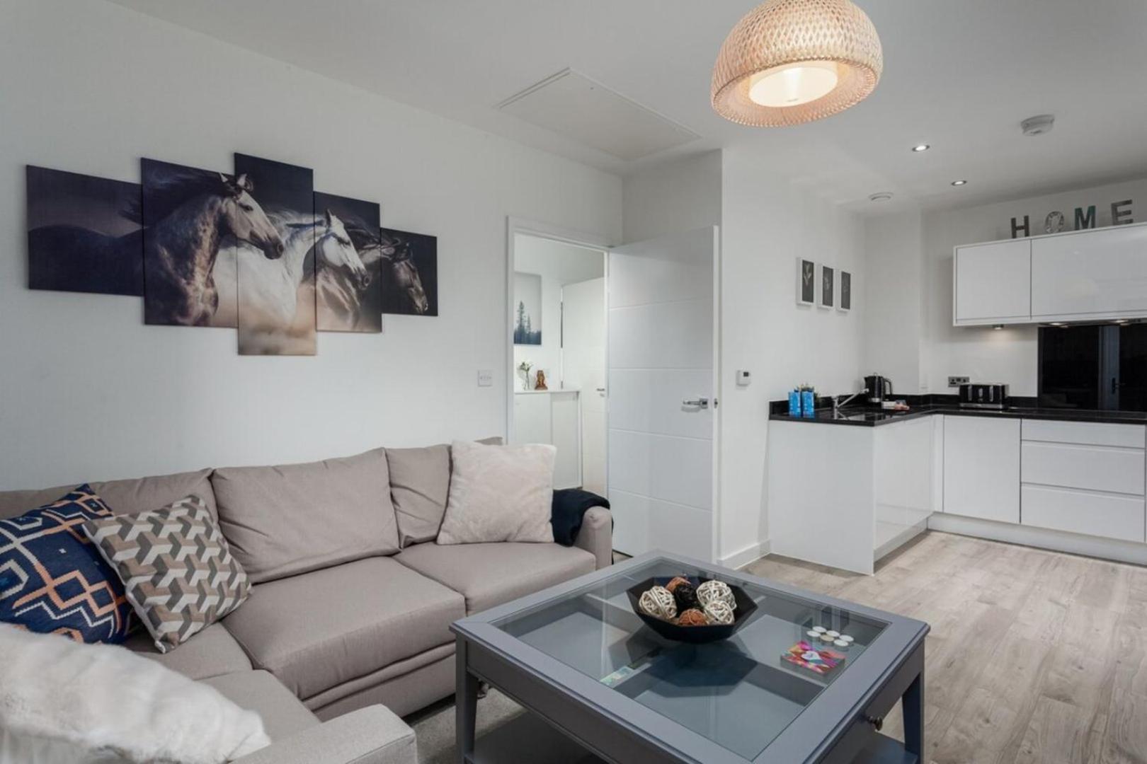Classy Cricklewood Home Лондон Екстериор снимка