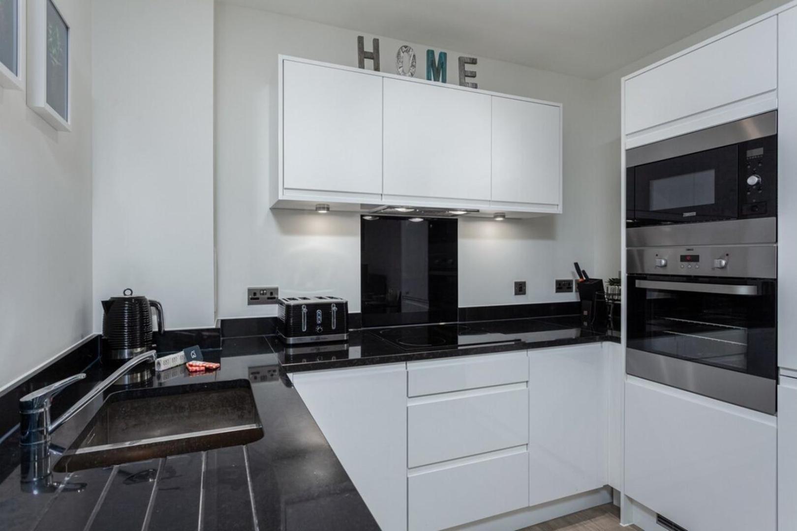 Classy Cricklewood Home Лондон Екстериор снимка