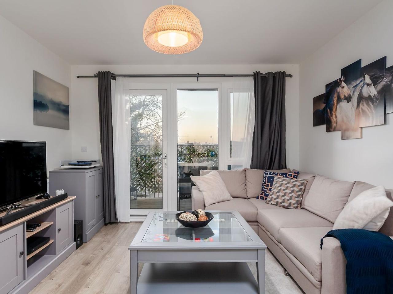 Classy Cricklewood Home Лондон Екстериор снимка