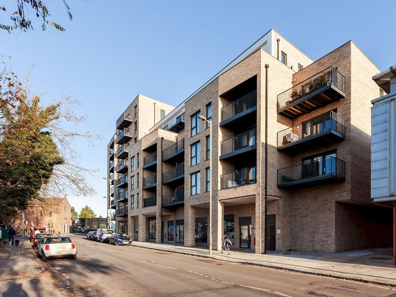 Classy Cricklewood Home Лондон Екстериор снимка